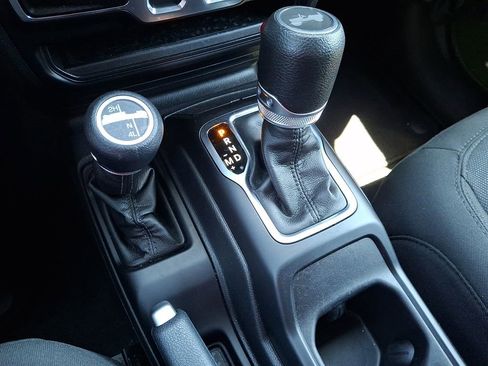 Used 2023 Jeep Wrangler Sport AWD/4WD image 16