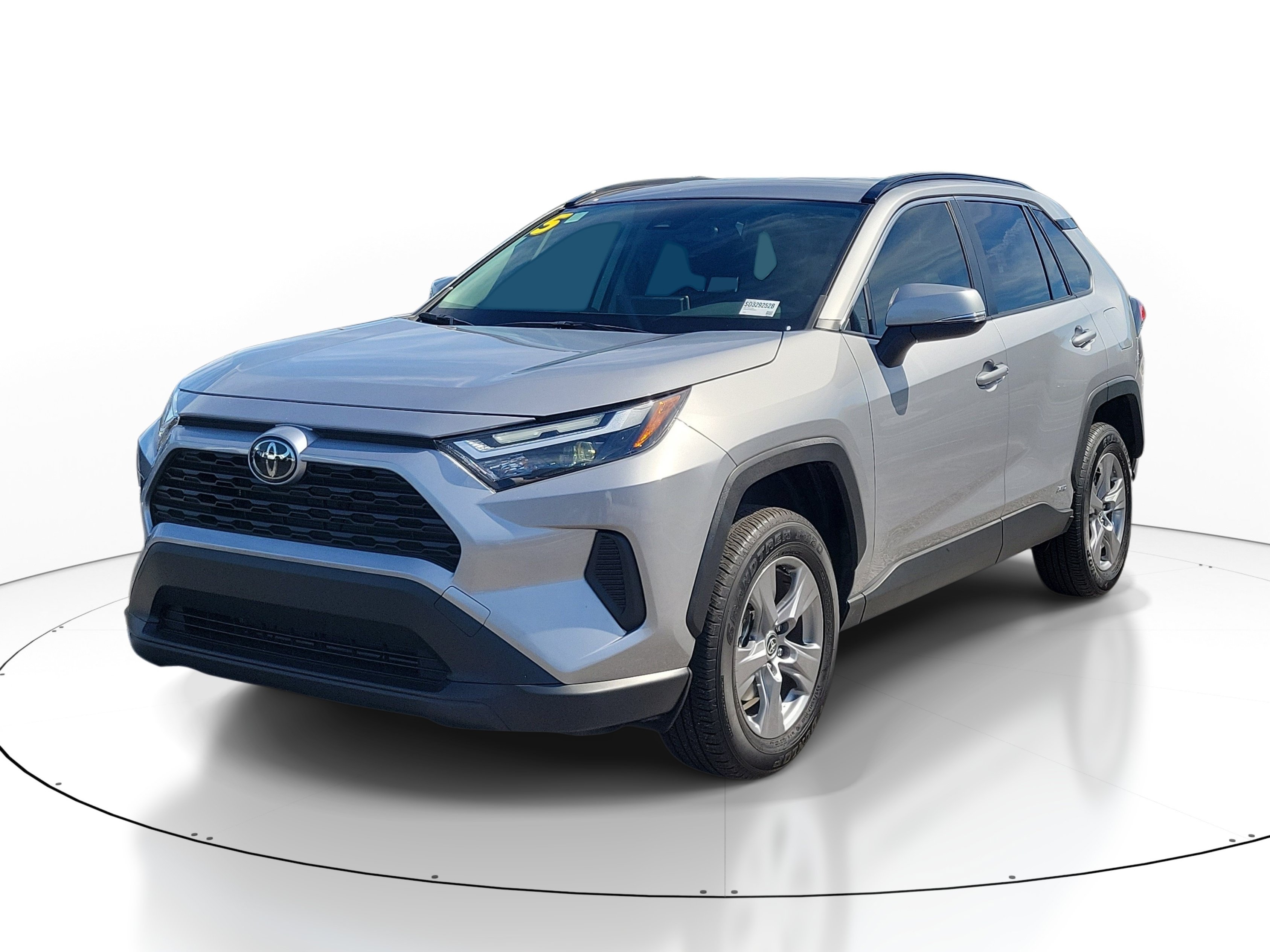 Used 2025 Toyota RAV4 LE AWD/4WD image 3