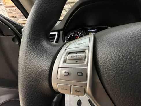 Used 2016 Nissan Rogue S AWD/4WD image 24