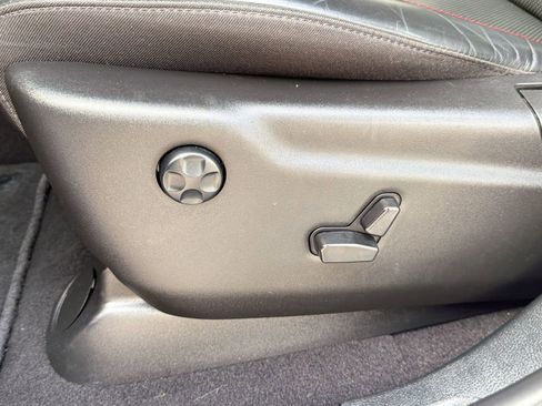 Used 2024 Dodge Durango GT RWD image 13