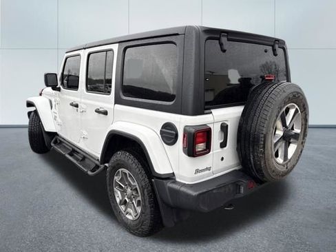 Used 2018 Jeep Wrangler Unlimited Sahara AWD/4WD image 2