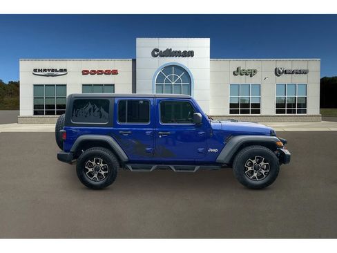 Used 2018 Jeep Wrangler Unlimited Sport S AWD/4WD image 2