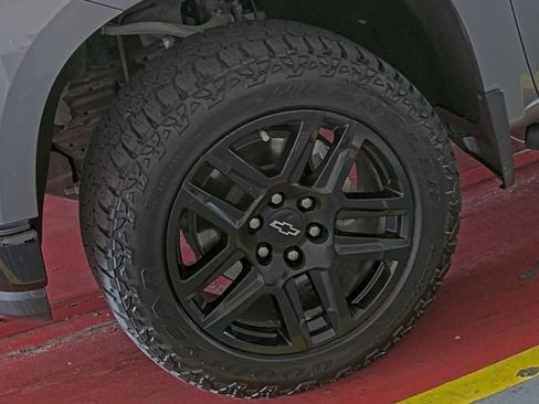 Used 2021 Chevrolet Silverado 1500 LT Trail Boss w/ Bed Protection Package AWD/4WD image 5