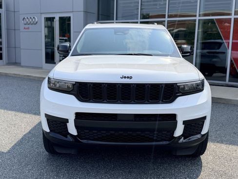 Used 2024 Jeep Grand Cherokee L Laredo AWD/4WD image 9