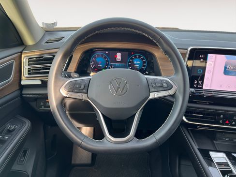 Certified 2024 Volkswagen Atlas SE image 16