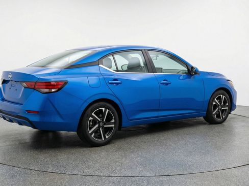 Used 2025 Nissan Sentra SV FWD image 9