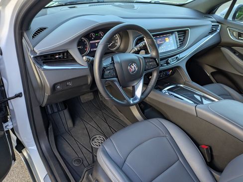 Used 2024 Buick Enclave Essence w/ Experience Buick Package AWD/4WD image 14
