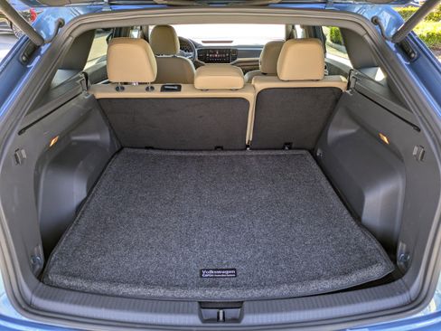 Used 2020 Volkswagen Atlas Cross Sport SEL image 17