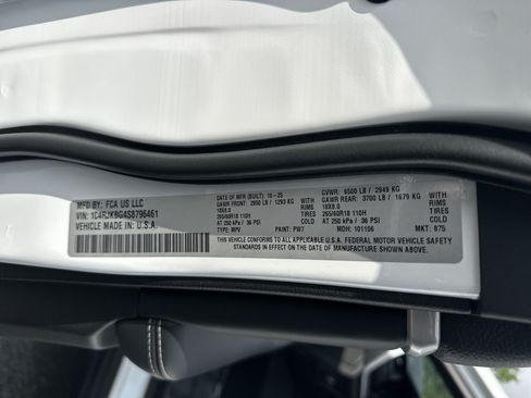 Used 2025 Jeep Grand Cherokee L Limited AWD/4WD image 37
