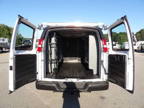 Used 2022 Chevrolet Express 2500 w/ Driver Convenience Package RWD image 40