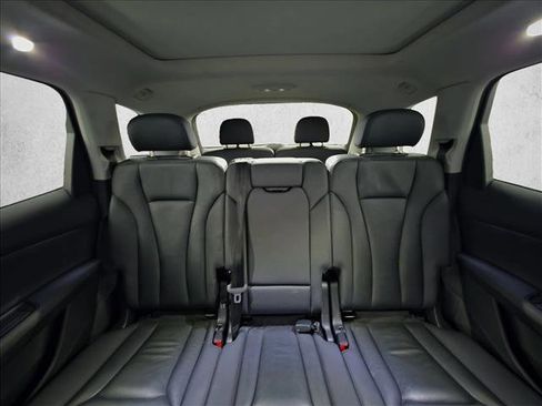 Used 2023 Audi Q7 2.0T Premium w/ Convenience Package image 15