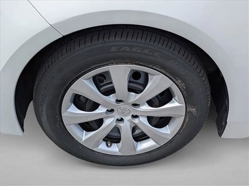 Used 2020 Toyota Corolla LE FWD image 24