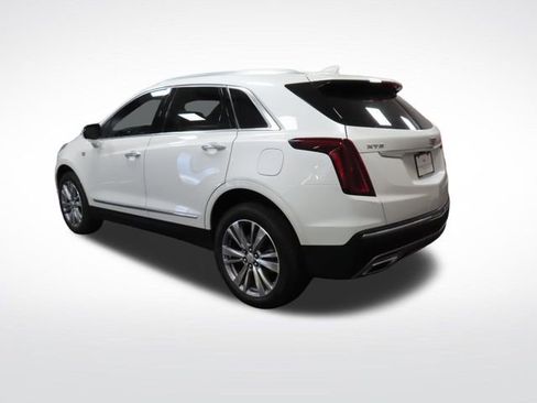 Certified 2024 Cadillac XT5 Premium Luxury FWD image 3