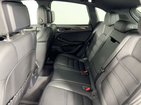 Certified 2025 Porsche Macan image 26