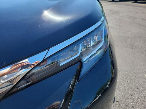 Used 2021 Toyota Sienna XLE AWD/4WD image 11