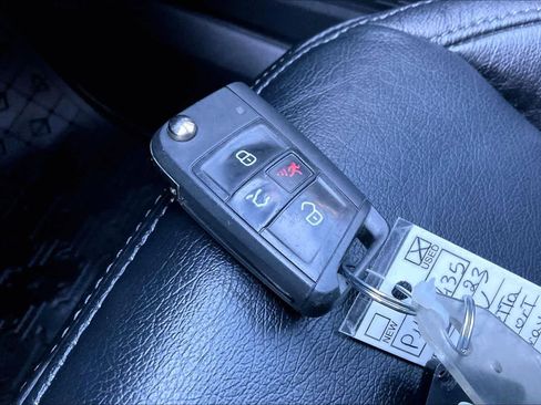 Used 2023 Volkswagen Jetta Sport image 12