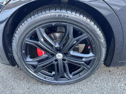 Used 2023 Maserati Levante GT image 10