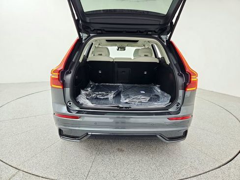 New 2026 Volvo XC60 B5 Ultra w/ Climate Package image 15