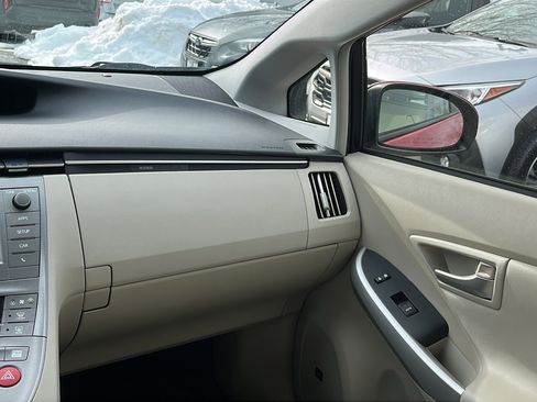 Used 2014 Toyota Prius Four image 24