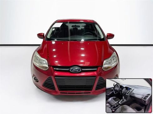 Used 2012 Ford Focus SE FWD image 2