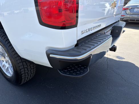 Used 2018 Chevrolet Silverado 1500 LT w/ All Star Edition AWD/4WD image 18