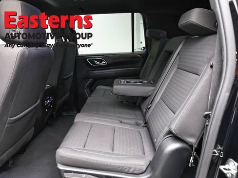 Used 2023 Chevrolet Suburban LS RWD image 22