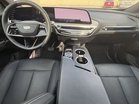 Used 2024 Cadillac Lyriq Luxury image 26