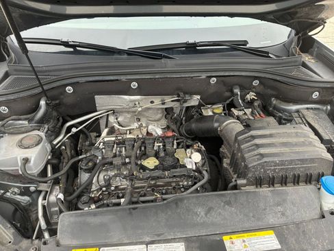 Used 2025 Volkswagen Atlas Cross Sport SE image 34