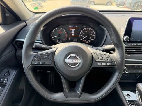 Used 2025 Nissan Altima 2.5 S image 17