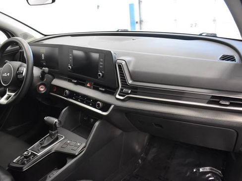 Used 2024 Kia Sportage LX AWD/4WD image 18