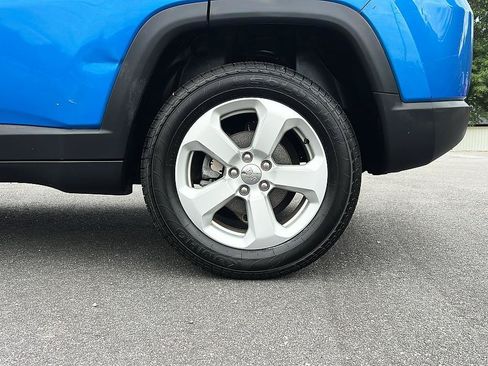 Used 2018 Jeep Compass Latitude w/ Popular Equipment Group AWD/4WD image 12