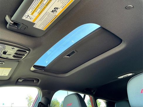 New 2026 Chevrolet Trax RS w/ Sunroof Package image 14