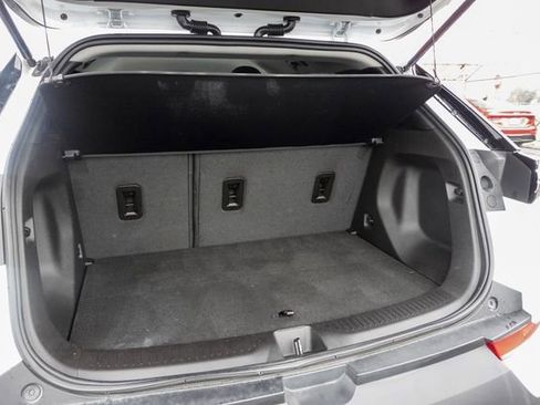 Used 2022 Chevrolet Bolt EUV LT w/ Comfort Package image 25