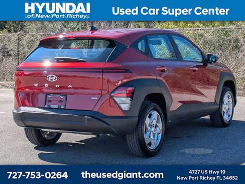 Used 2025 Hyundai Kona SE image 5