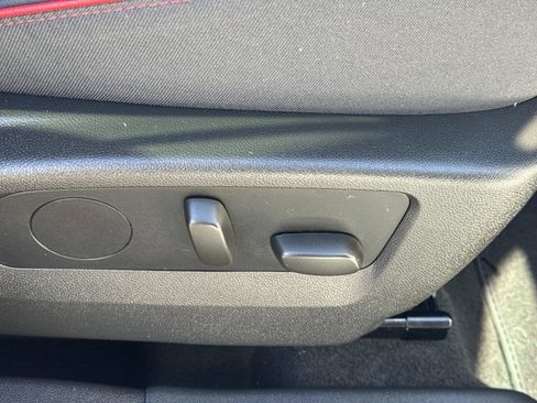 Used 2023 Buick Envision Essence w/ Sport Touring Package image 28