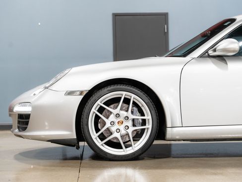 Used 2009 Porsche 911 Carrera RWD image 4