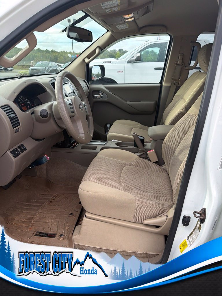 Used 2014 Nissan Frontier SV w/ SV Value Truck Package RWD image 1