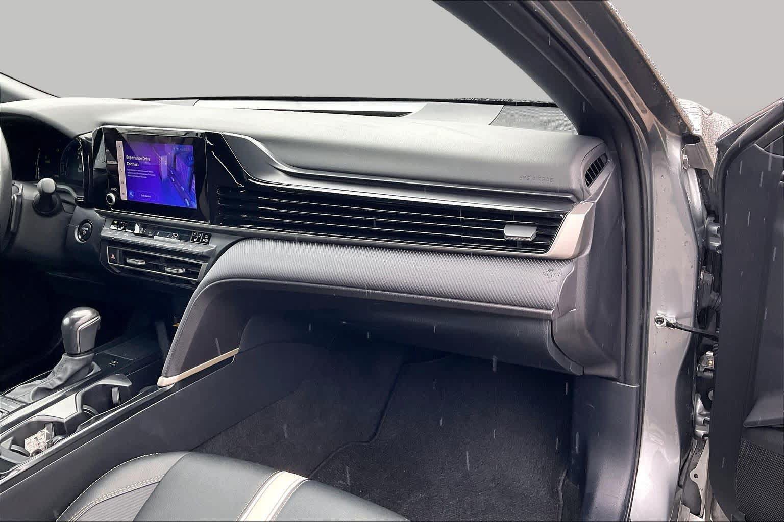 Used 2025 Toyota Camry SE w/ Convenience Package AWD/4WD image 18