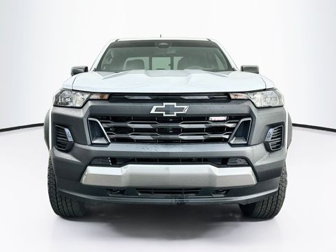 Used 2025 Chevrolet Colorado Trail Boss w/ LPO, Tailgate Decal Package AWD/4WD image 2