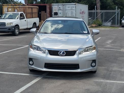 Used 2013 Lexus CT 200h w/ Premium Pkg w/Navigation FWD image 2