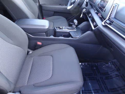 Used 2024 Kia Sportage LX FWD image 12