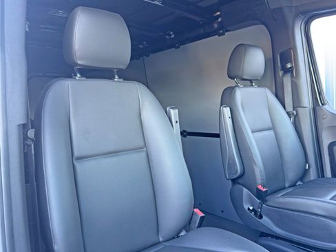 Used 2024 Mercedes-Benz Sprinter 2500 image 28