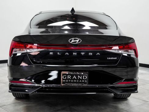 Used 2023 Hyundai Elantra Limited FWD image 9