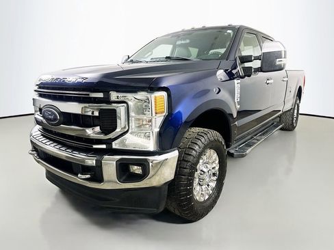 Used 2022 Ford F250 XLT w/ XLT Premium Package AWD/4WD image 3