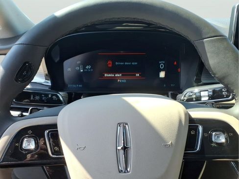 Used 2024 Lincoln Corsair AWD w/ Equipment Group 101A image 18