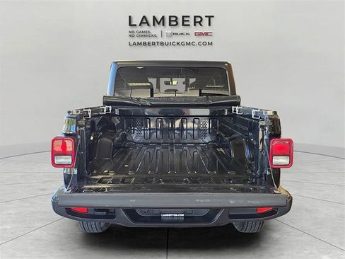 Used 2023 Jeep Gladiator Overland image 15