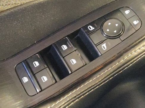 Used 2023 Nissan Rogue SV image 27