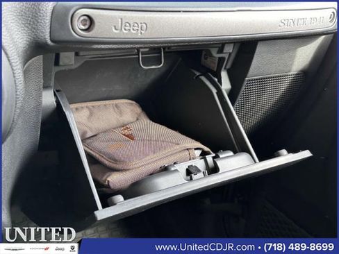 Used 2018 Jeep Wrangler Unlimited Sport S image 28
