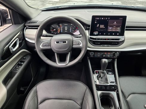 Used 2025 Jeep Compass Limited AWD/4WD image 19