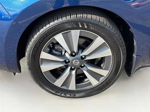 Used 2017 Nissan Leaf SL w/ Premium Package FWD image 31